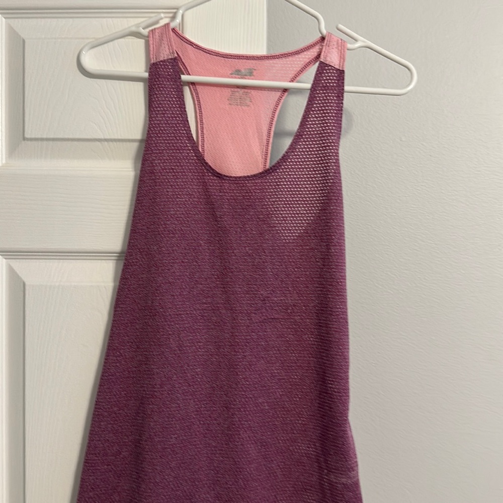 Avia ladies workout top size small